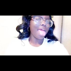 Meet your Posher, Celena